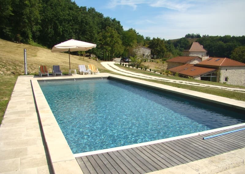 HLOAQU047FS003CL_LGM474B_piscineavecvue