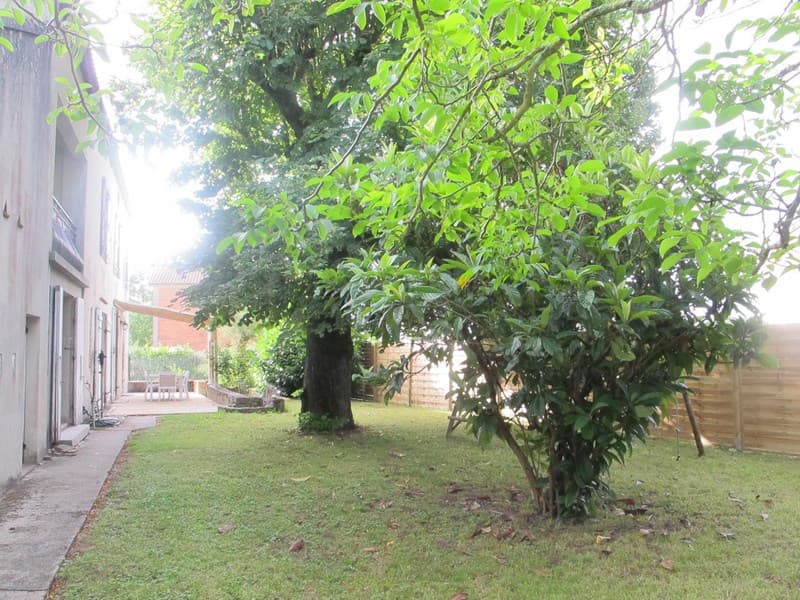 HLOAQU047V500Q3N_LEPARAVIS_LGC202_jardinbis