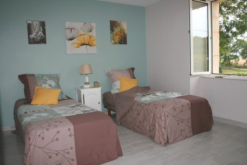 HLOAQU047V501C1O_LGC203_LACAUSSADE_chambre01