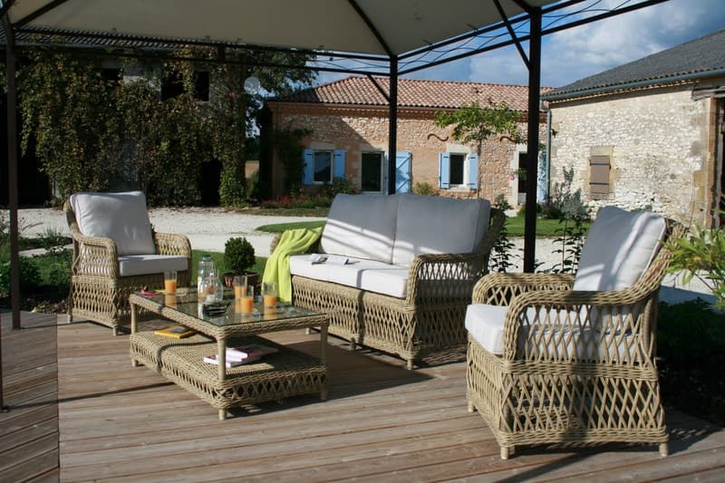 HLOAQU047V501C1O_LGC203_LACAUSSADE_salondevantpiscine