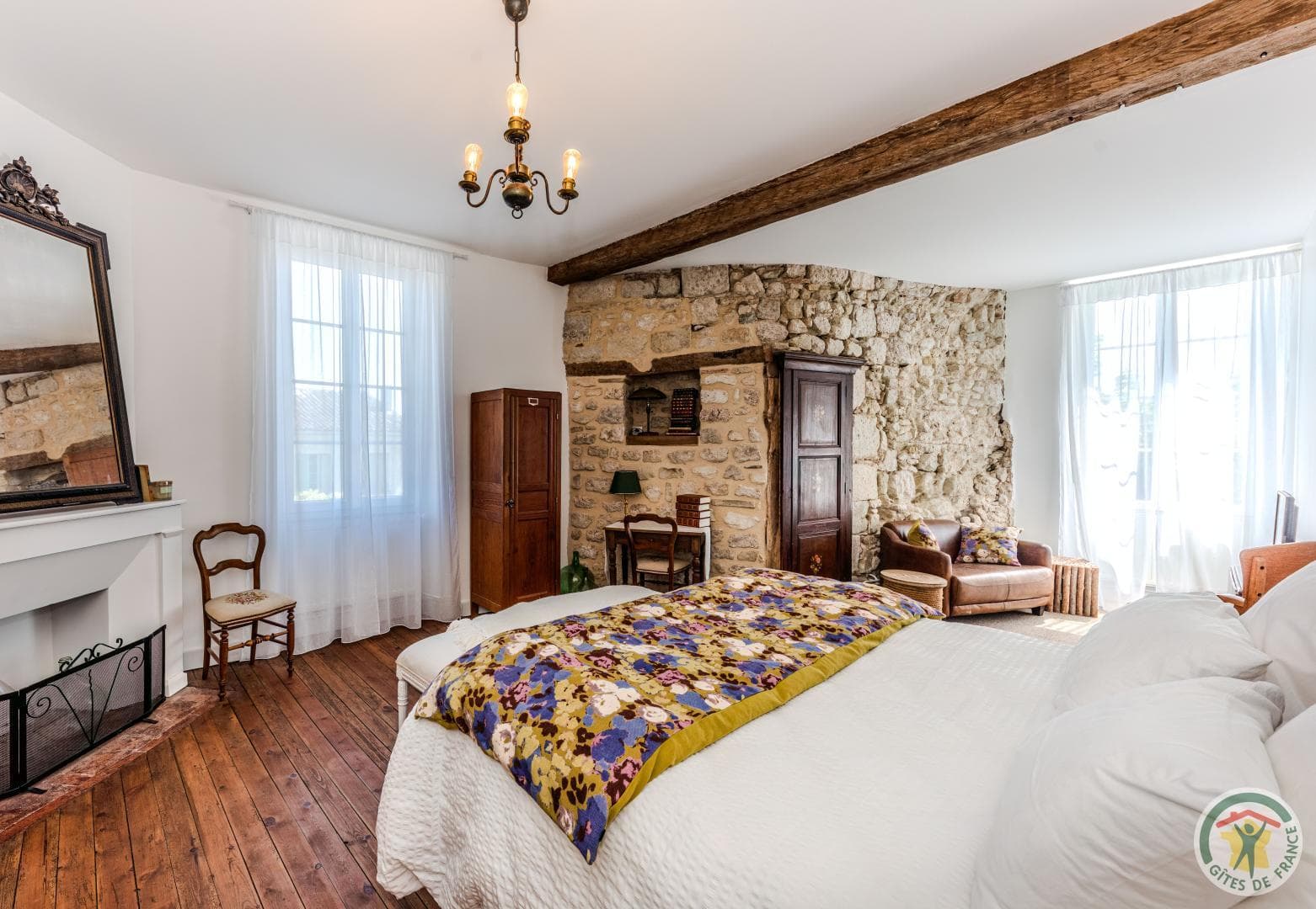 HLOAQU047V50INVZ_Lauzun_CH-UnPetitChâteau_2457_photo12