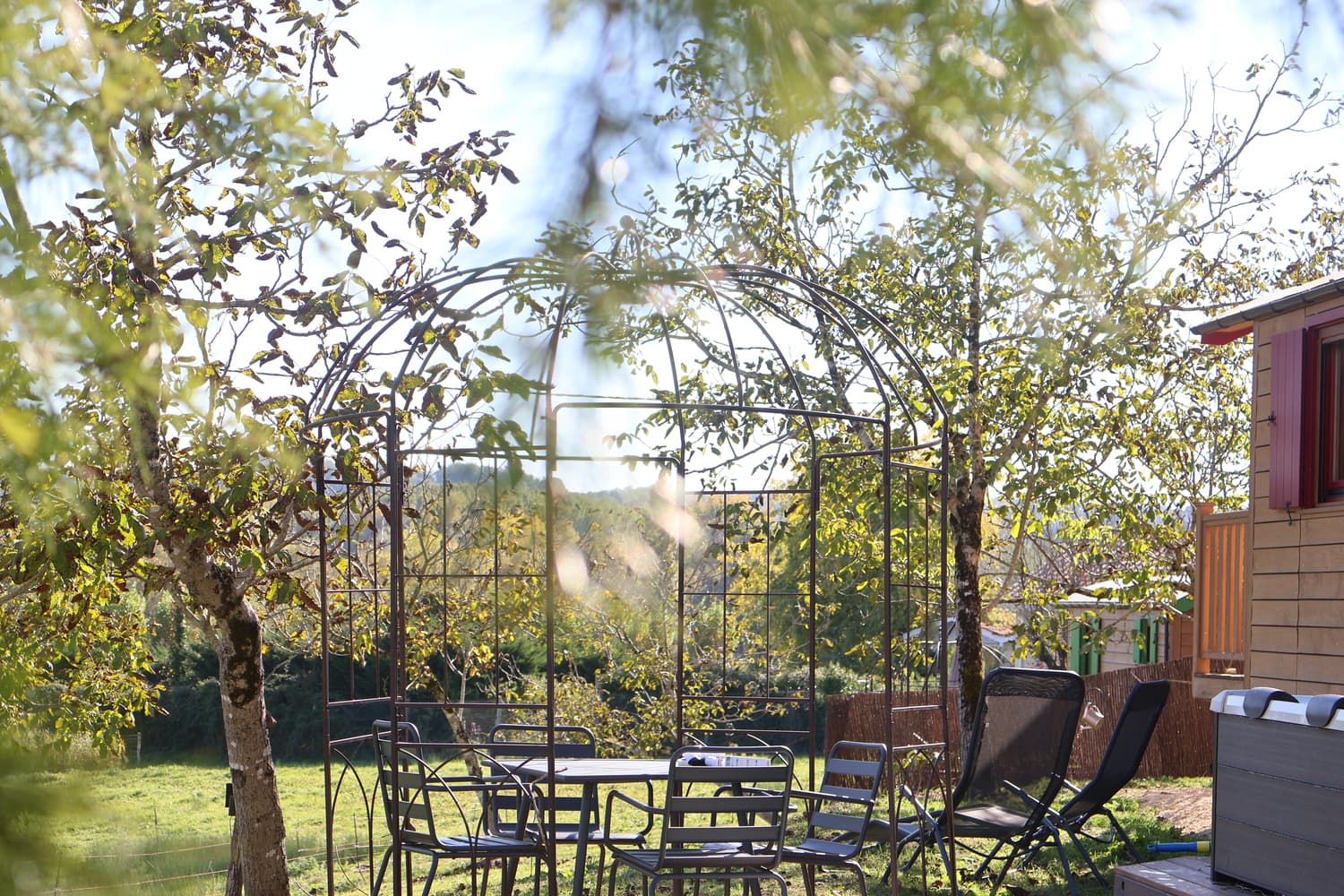 HLOAQU047V50NGRQ_Terrabulle_salondejardin_15