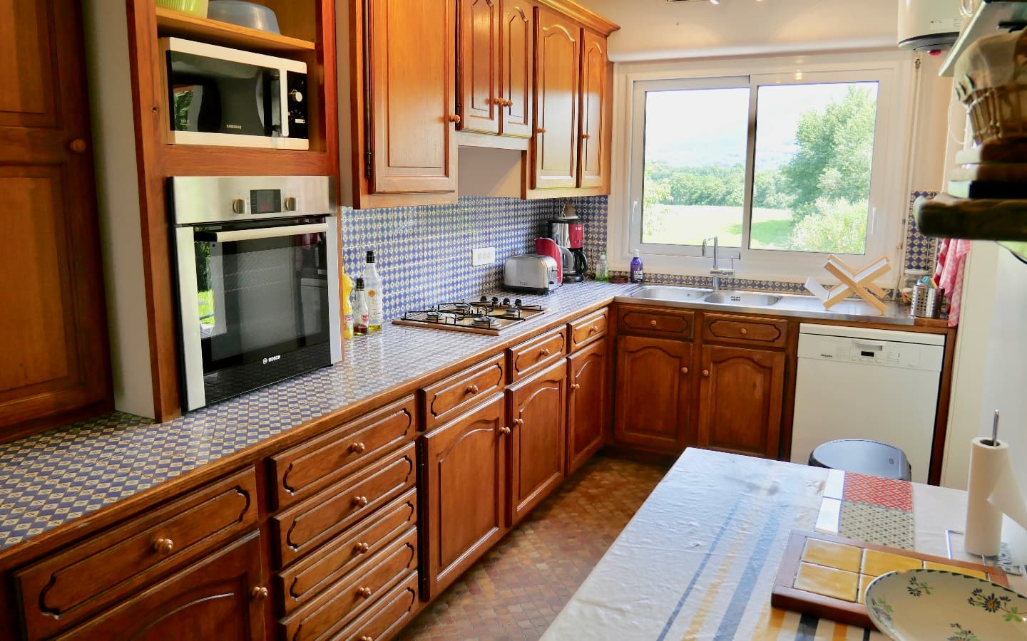 HLOAQU064V501XF3-leremboure-cuisine 1440x900
