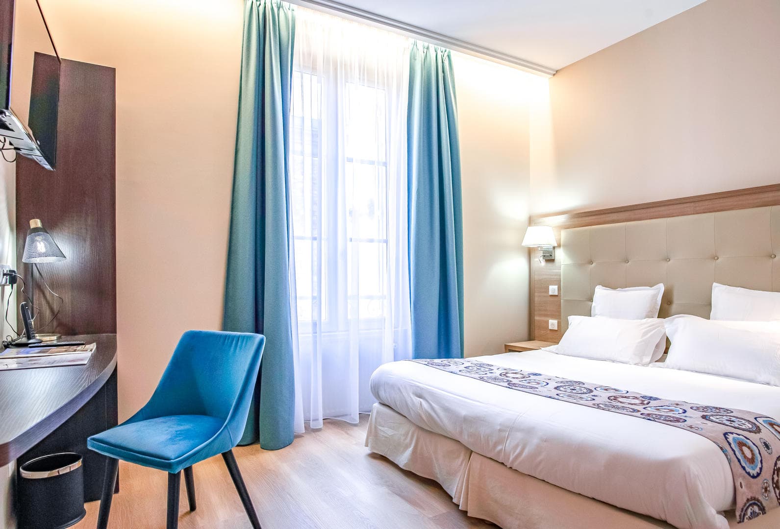 HÔTEL MONTAIGNE