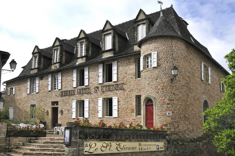 HOTEL_SAINT-ETIENNE_AUBAZINE_vue-generale_1