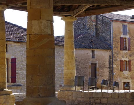 Halle Villefranche du Perigord mesure à grain