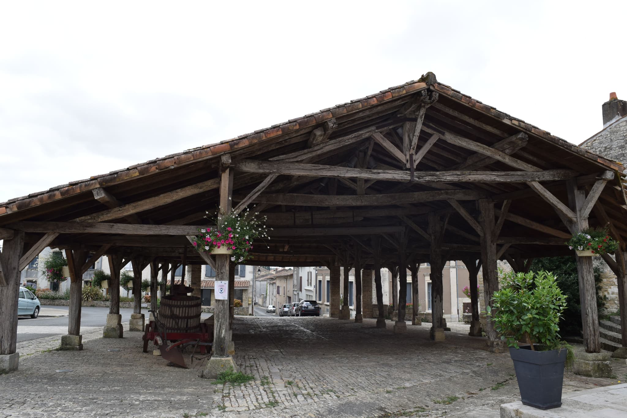Halles Pamproux2