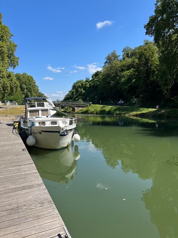 Halte Nautique Les Platanes 4