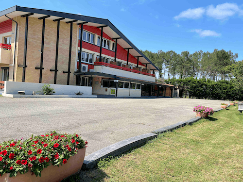 Hotel 2 Juin 23