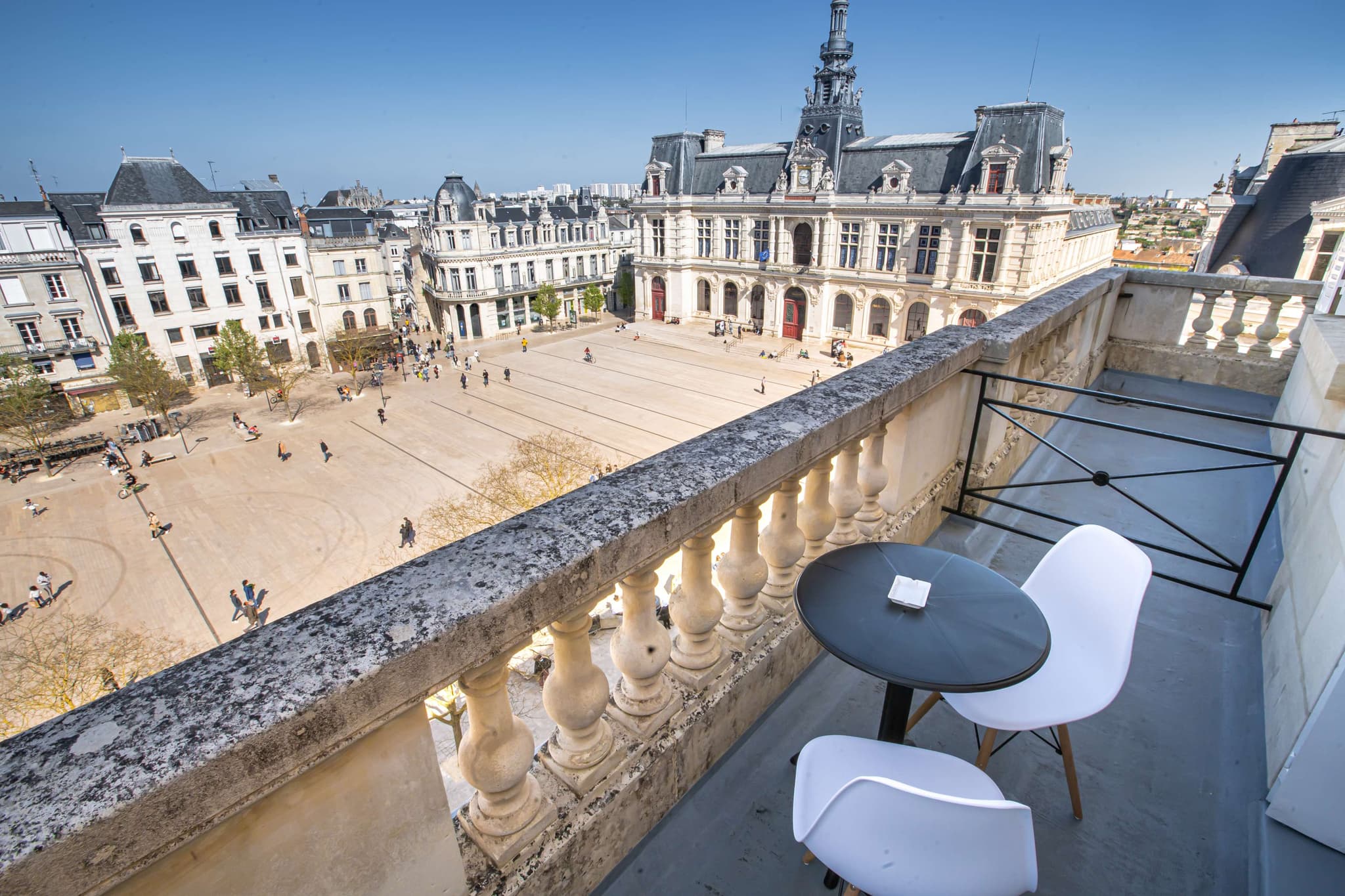 Hôtel Central - Balcon Privilège