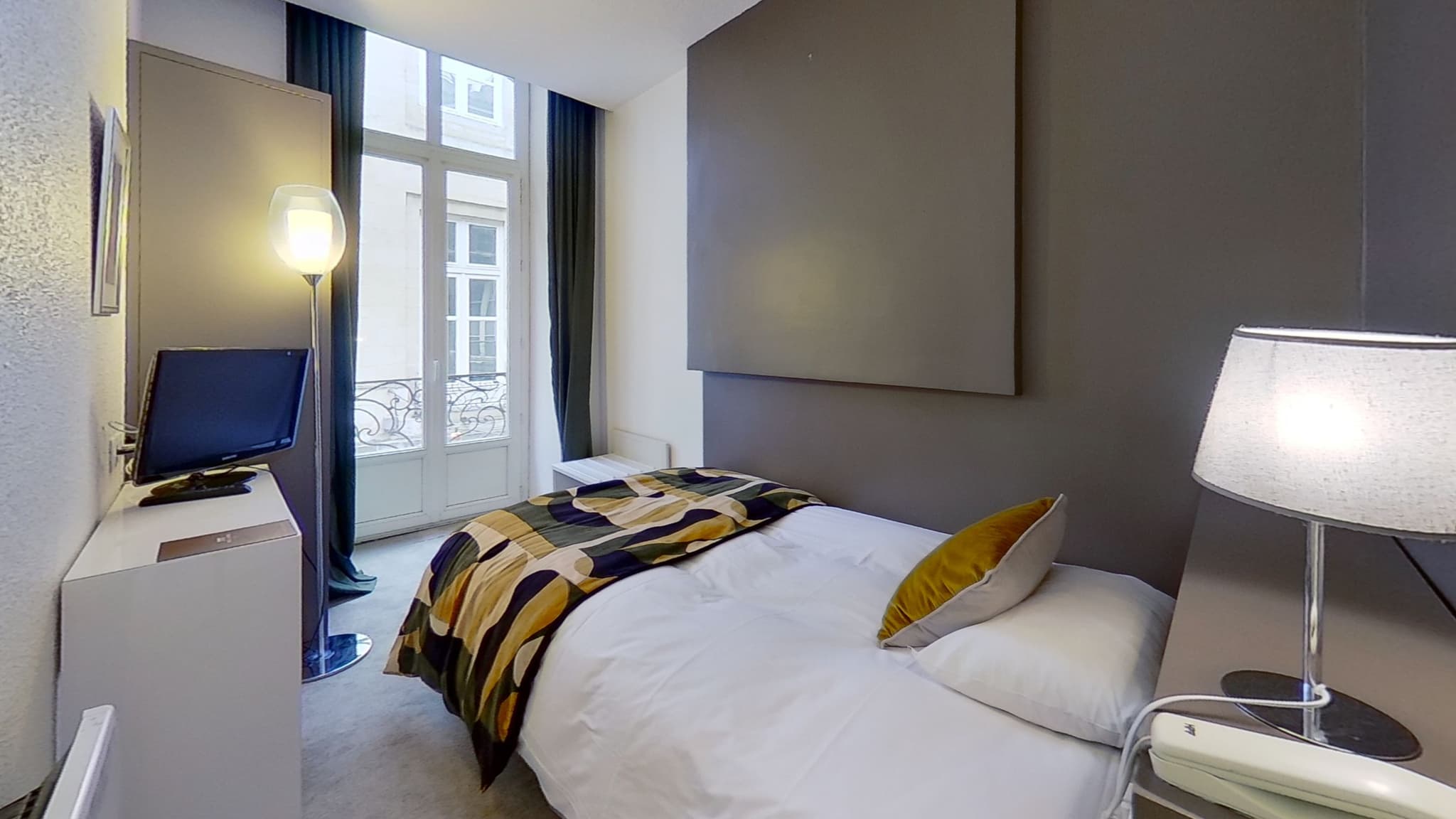 Hotel-Du-Theatre-Chambre-Economique-Bedroom