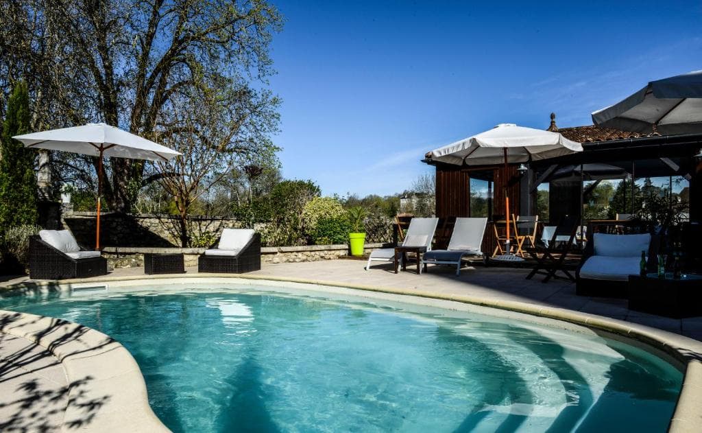 Hôtel Les Griffons piscine