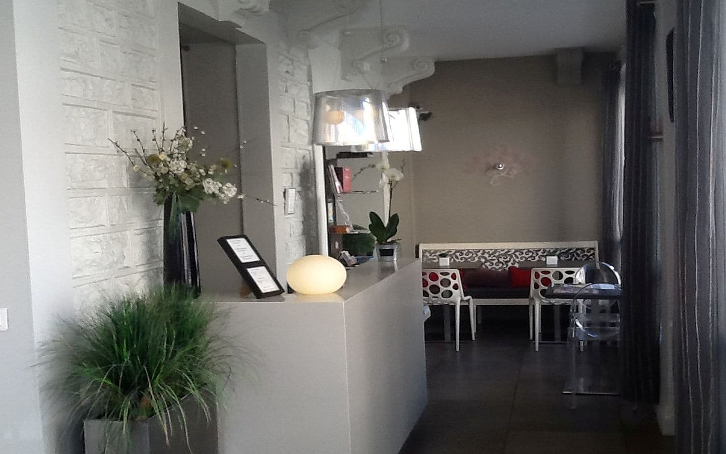 Hôtel Oxo - comptoir Accueil