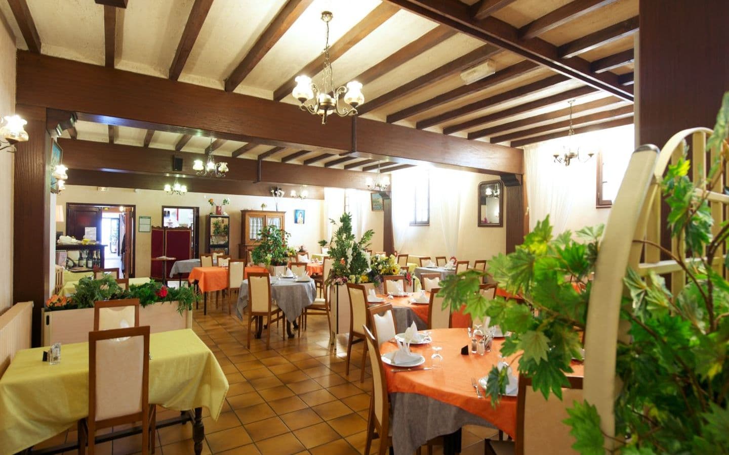 Hotel-de-france-restaurant-1