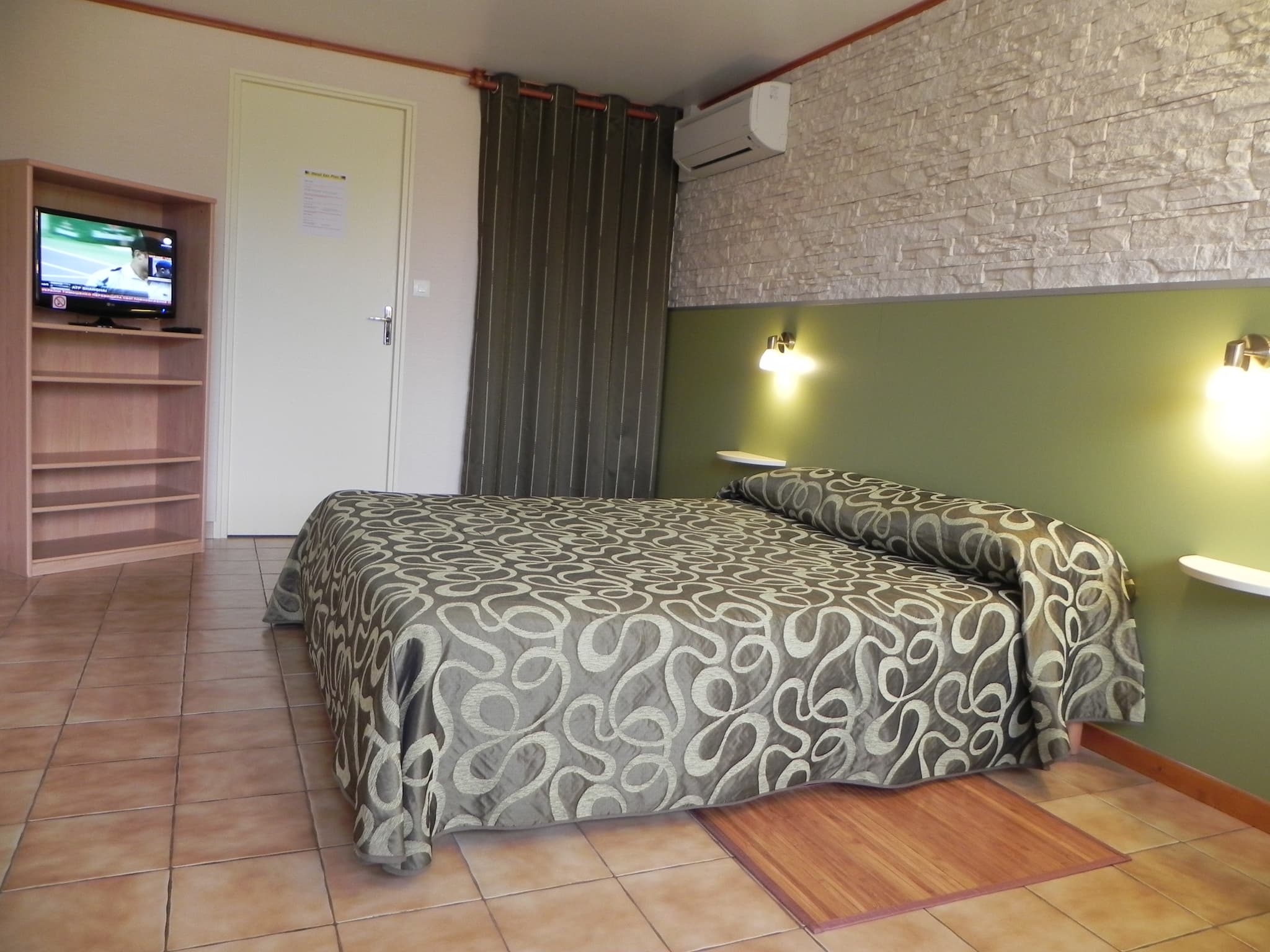 Hôtel les Pins Hourtin 5