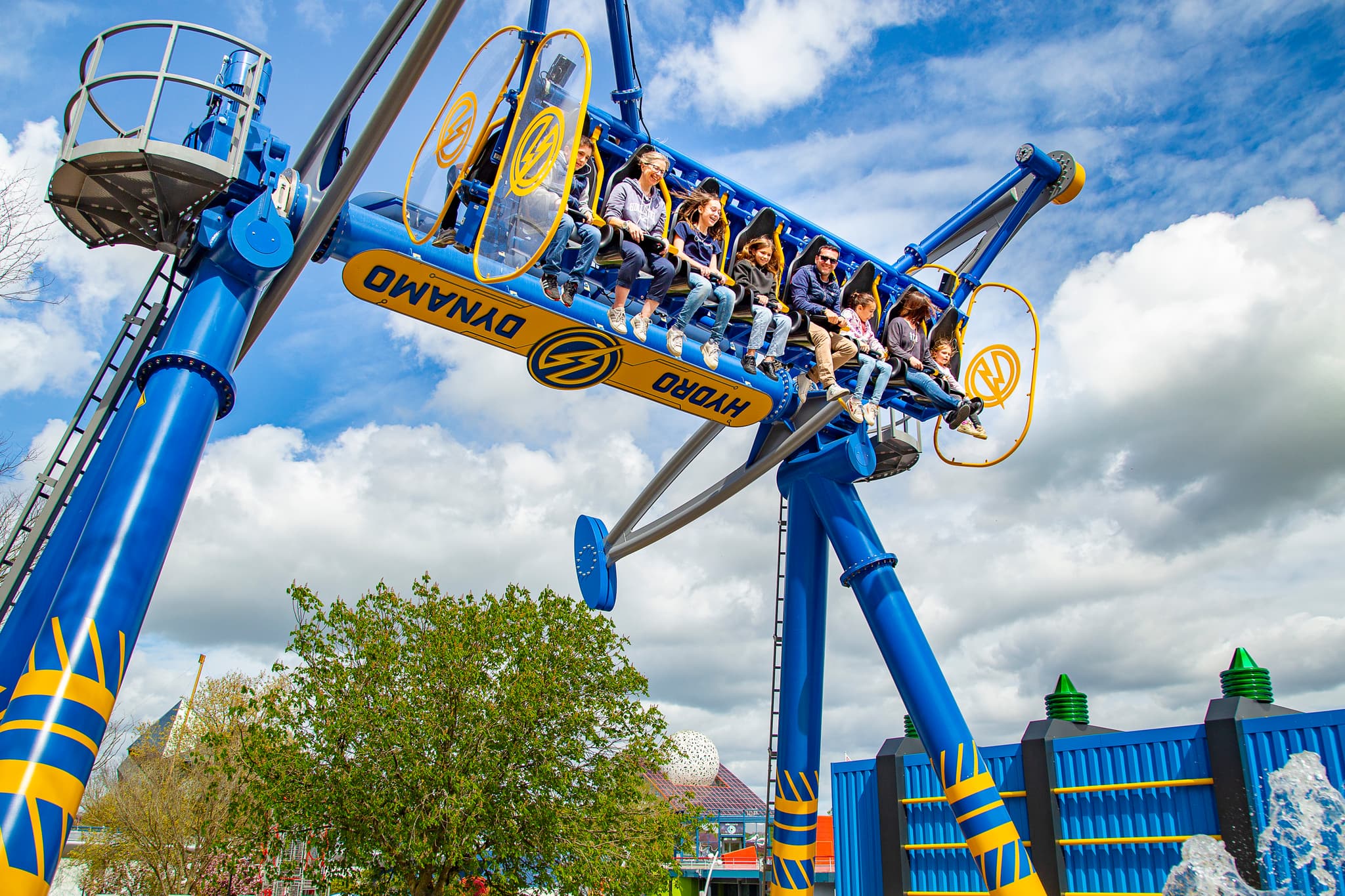 Attraction Hydro Dynamo