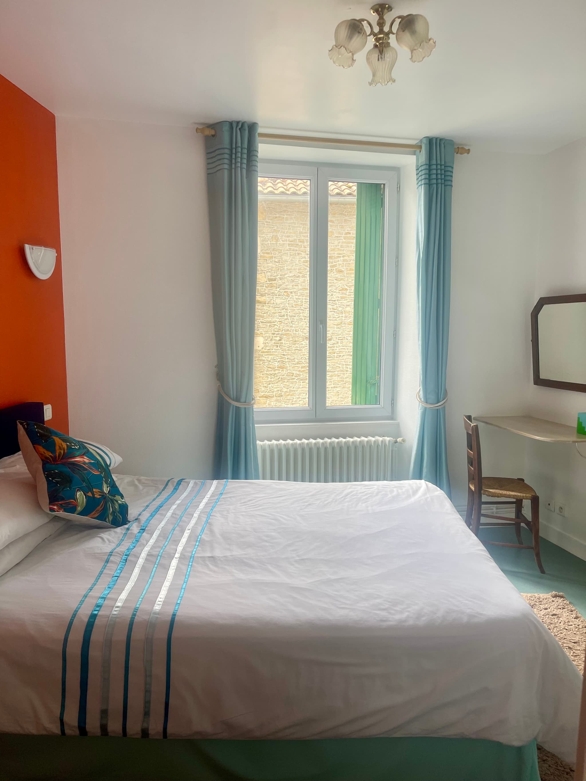 Chambre double avec salle de douche privée