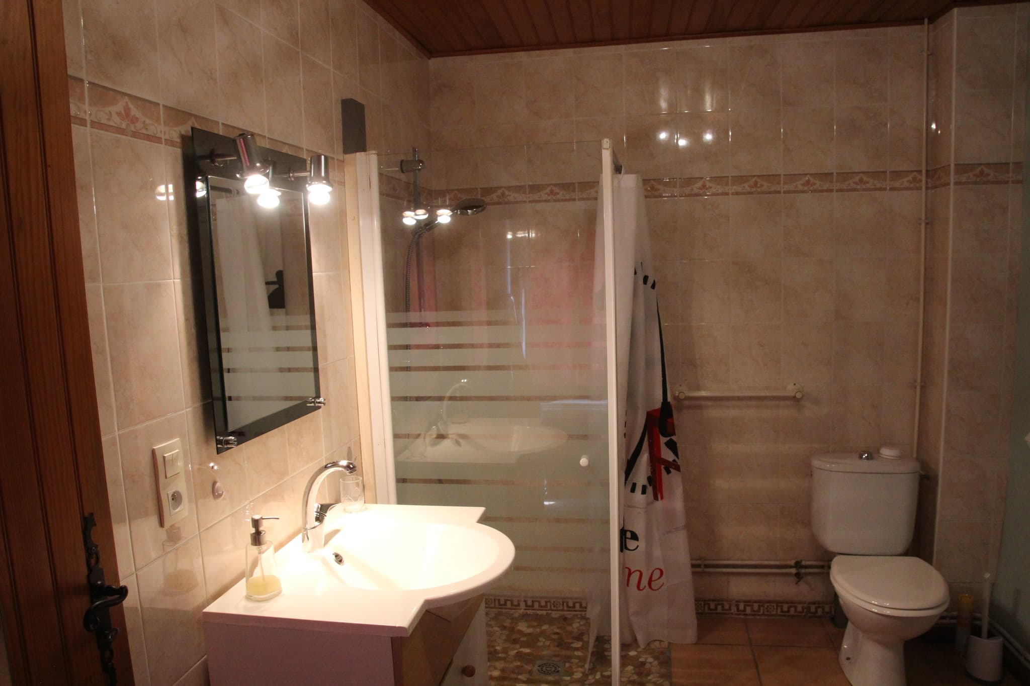 Salle d'eau Gite La Montjoie