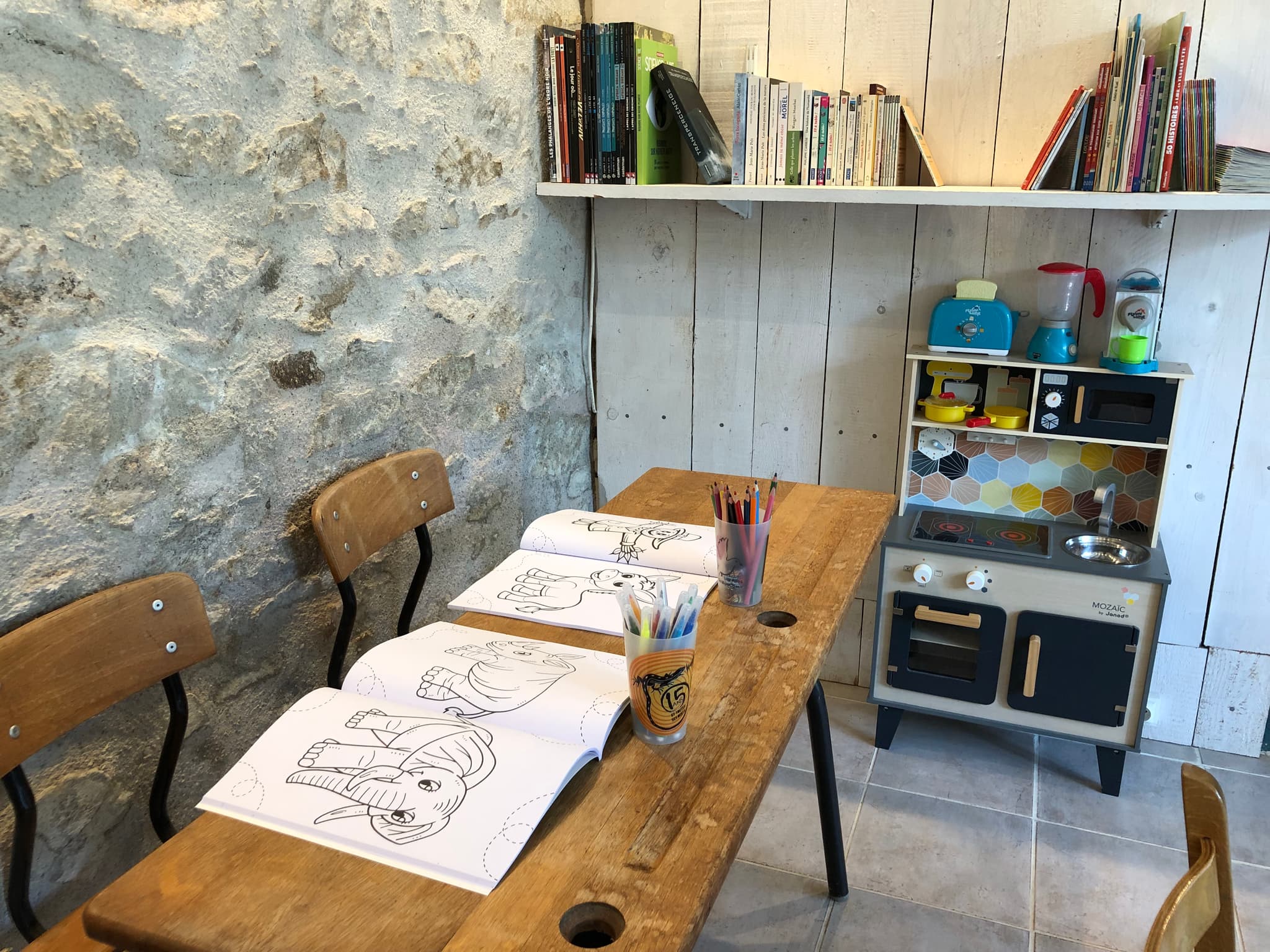 L'école Buissionnière Chambres et table d'hôtes la Celle dunoise