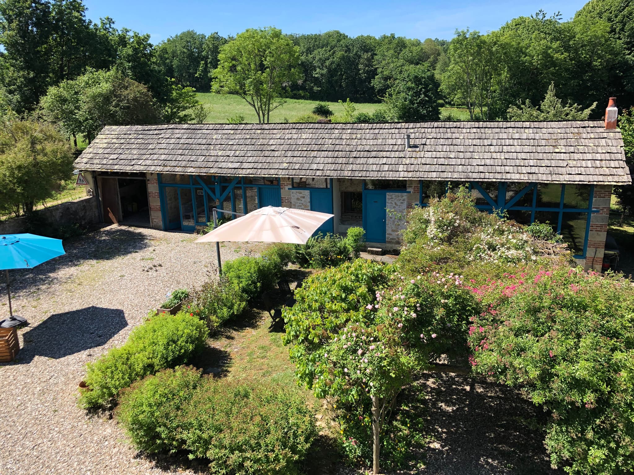 L'école Buissionnière Chambres et table d'hôtes la Celle dunoise