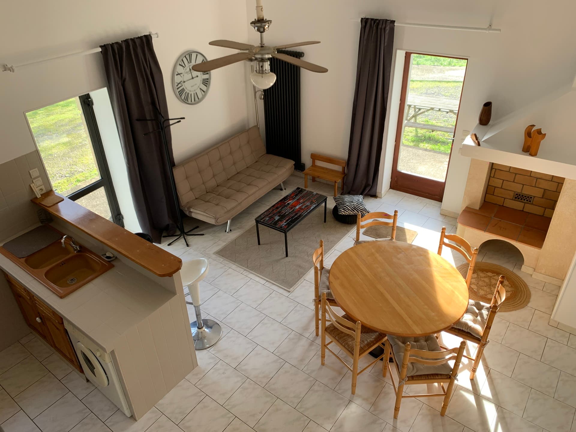 Hébergement-Mauriac-Gironde-La-Petite-Toscane-Saint-Emilion-6-couchages