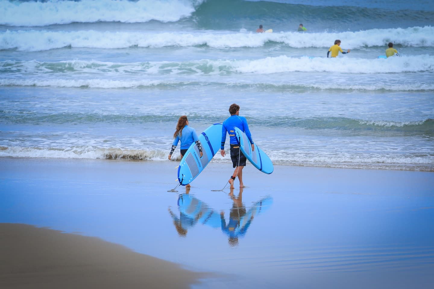 Pirogue et surf