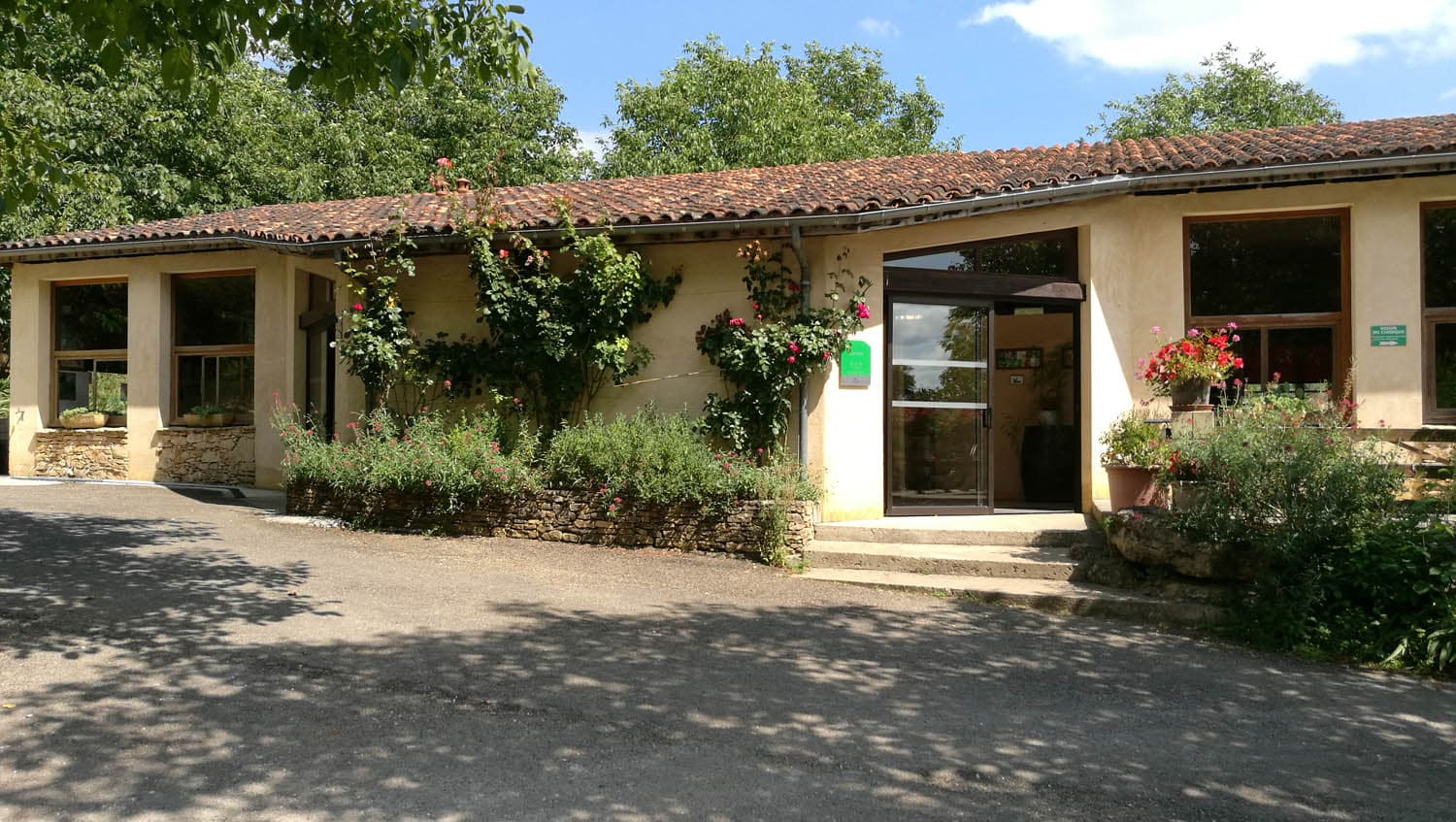 CAMPING LES PIERRES CHAUDES