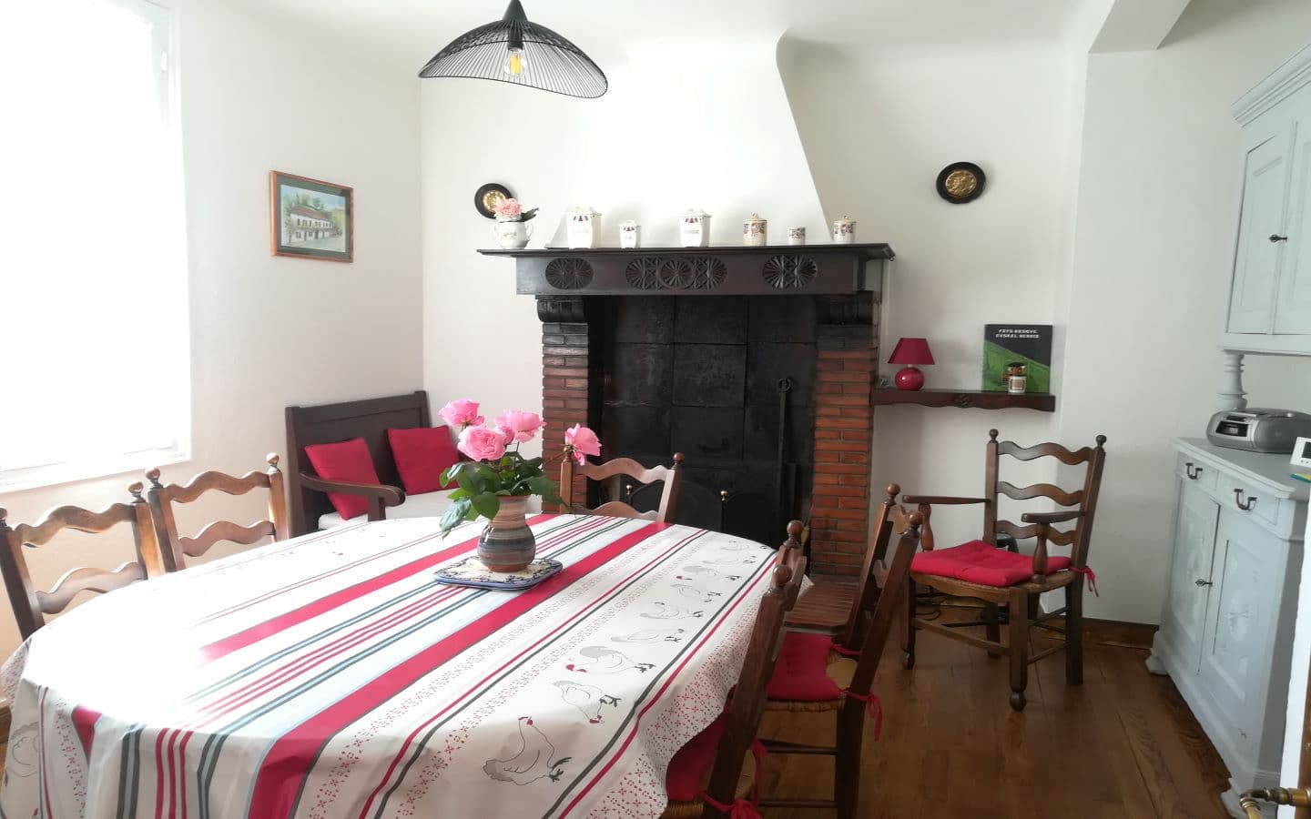 maison francoise plaa salle à manger baigorri