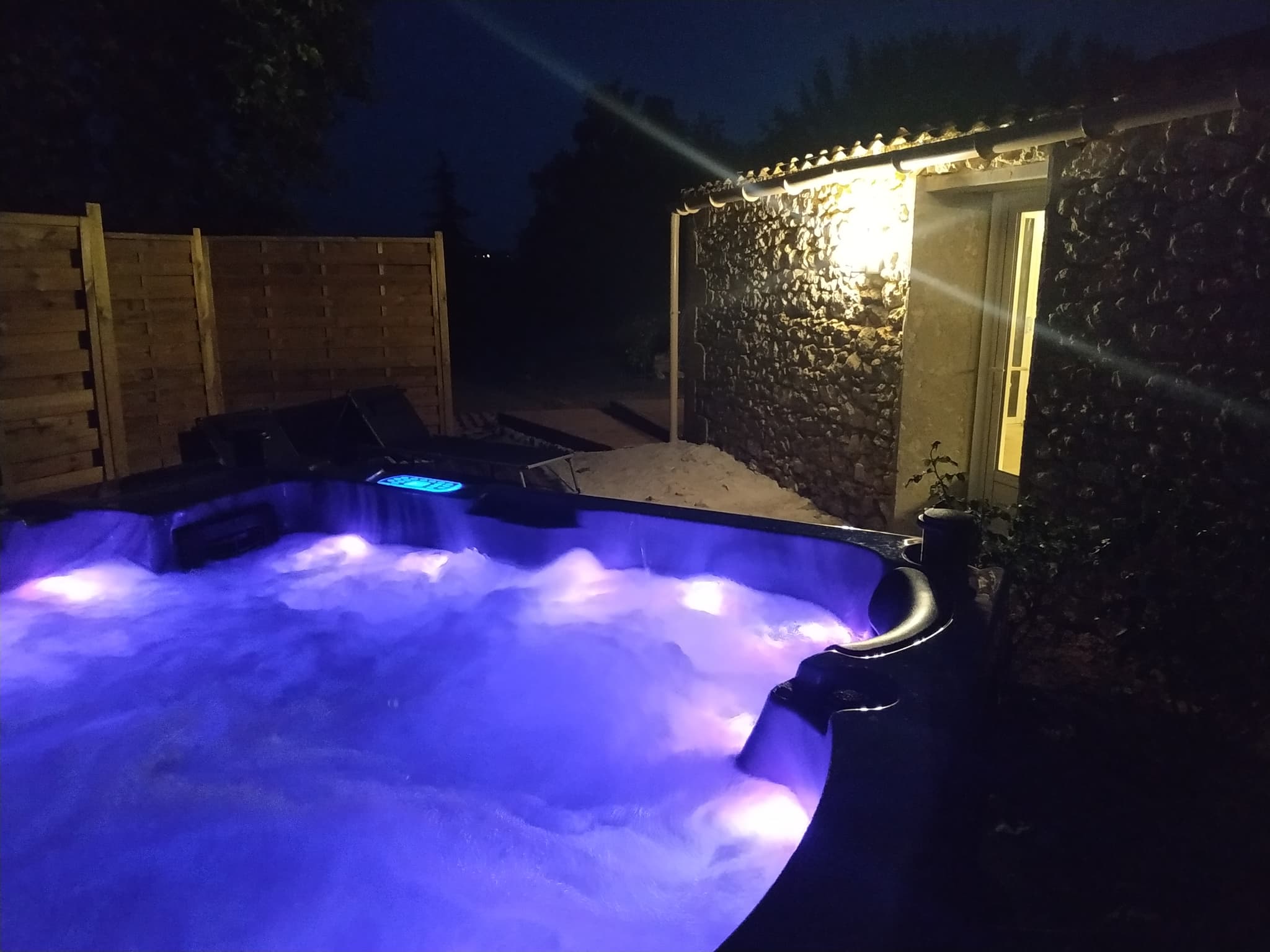 Gite Platane Jacuzzi