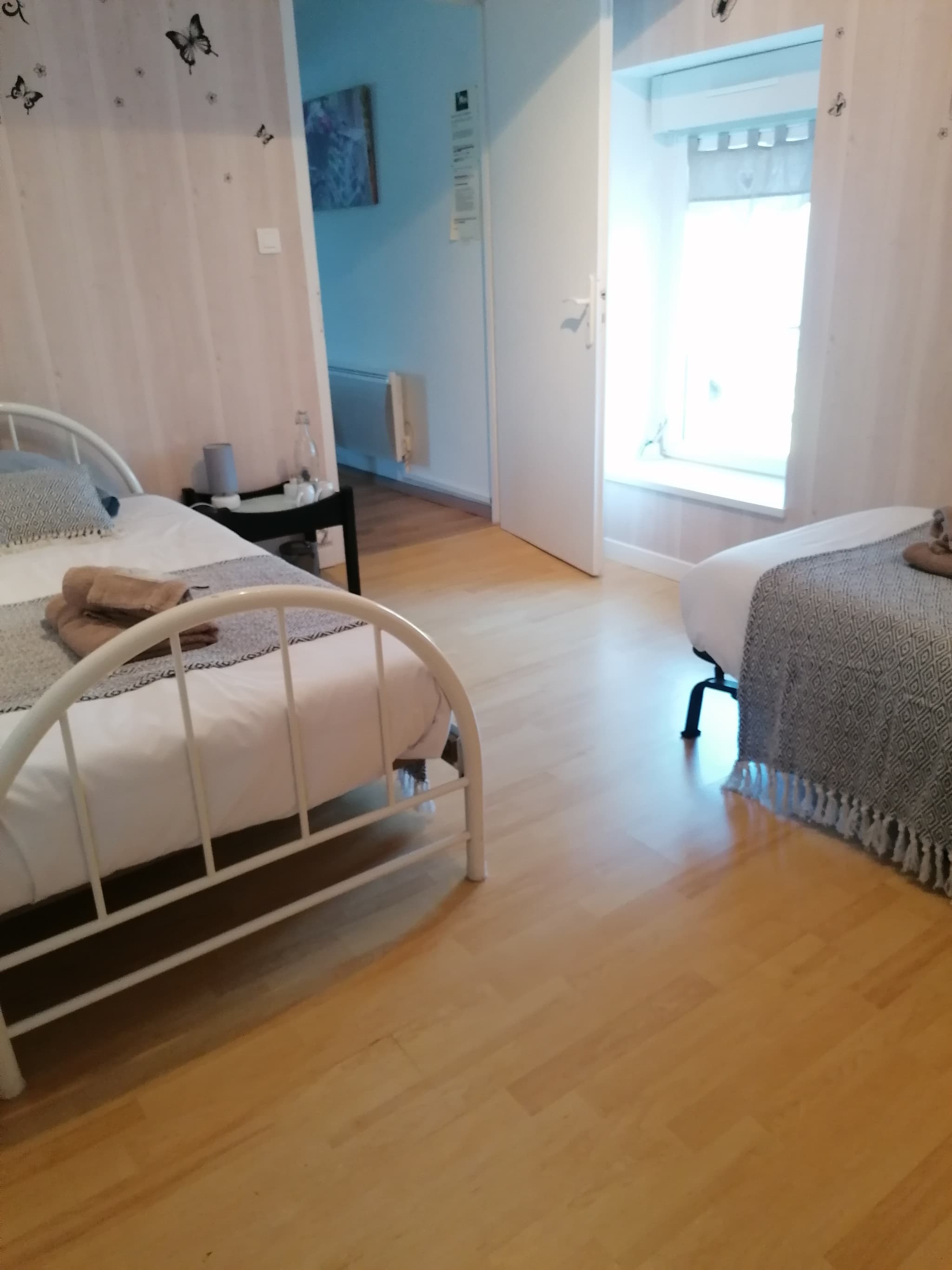 CHAMBRE PAPILLONS POUR 4-7 PERSONNES