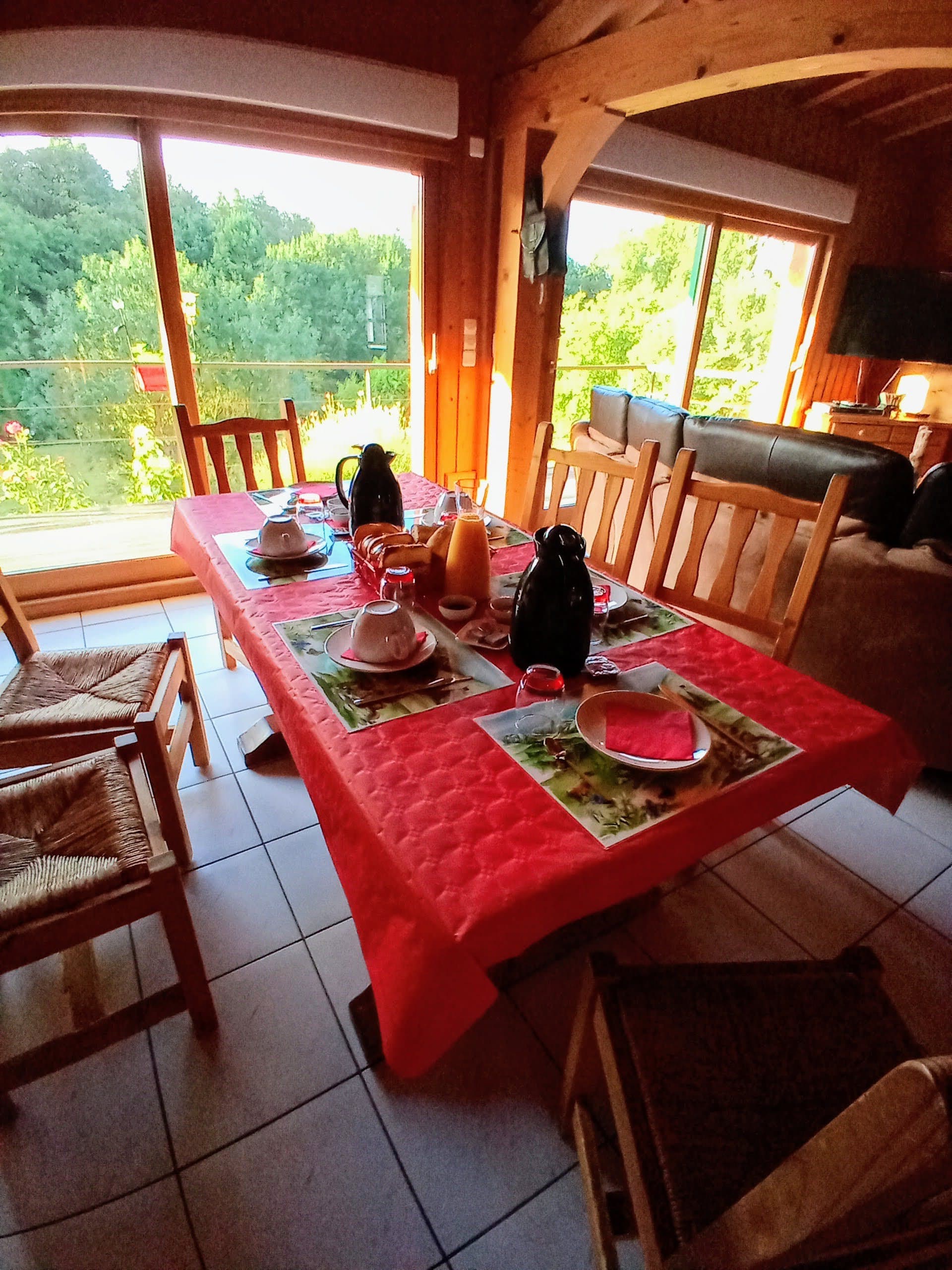 Petit déjeuner dans la grande salle