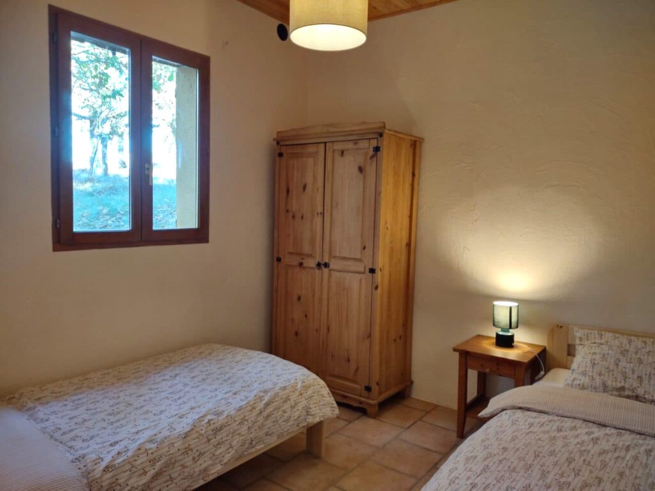 HLOAQU047V50JAKQ_chambre1.jpg