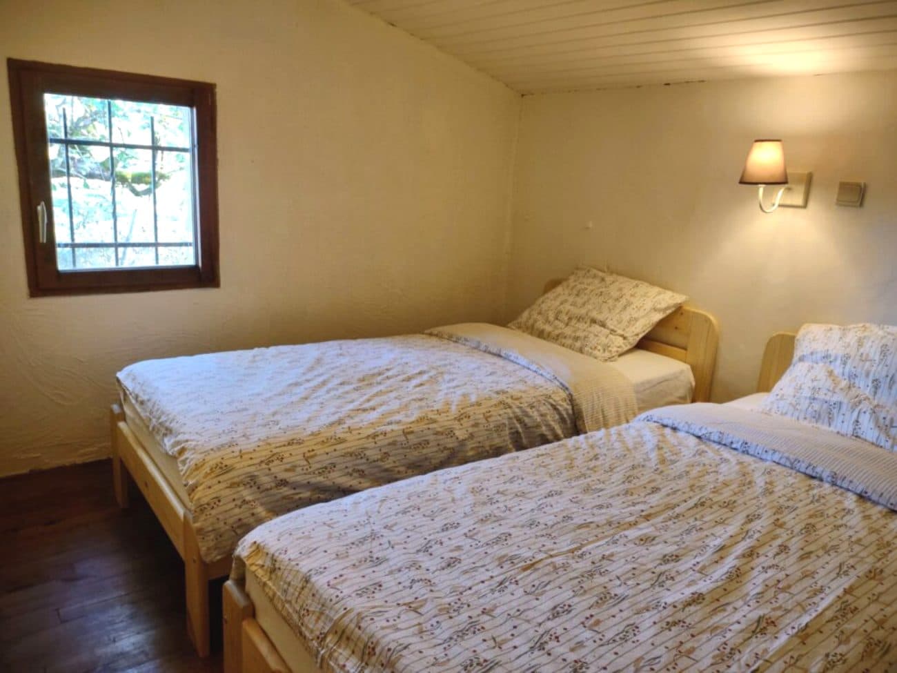 HLOAQU047V50JAKQ_chambre1.jpg