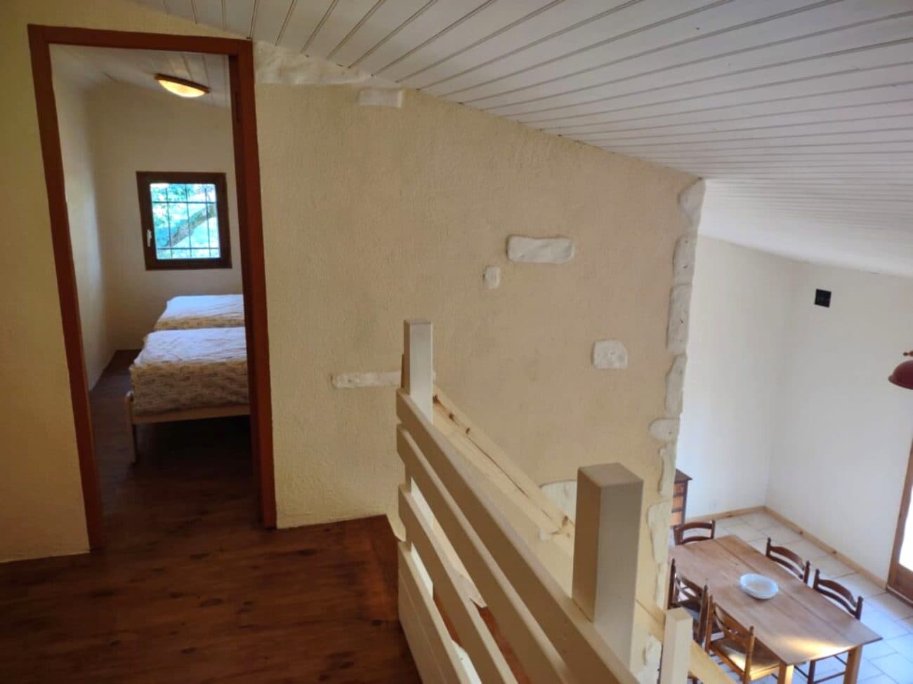 HLOAQU047V50JAKQ_mezzanine.jpg