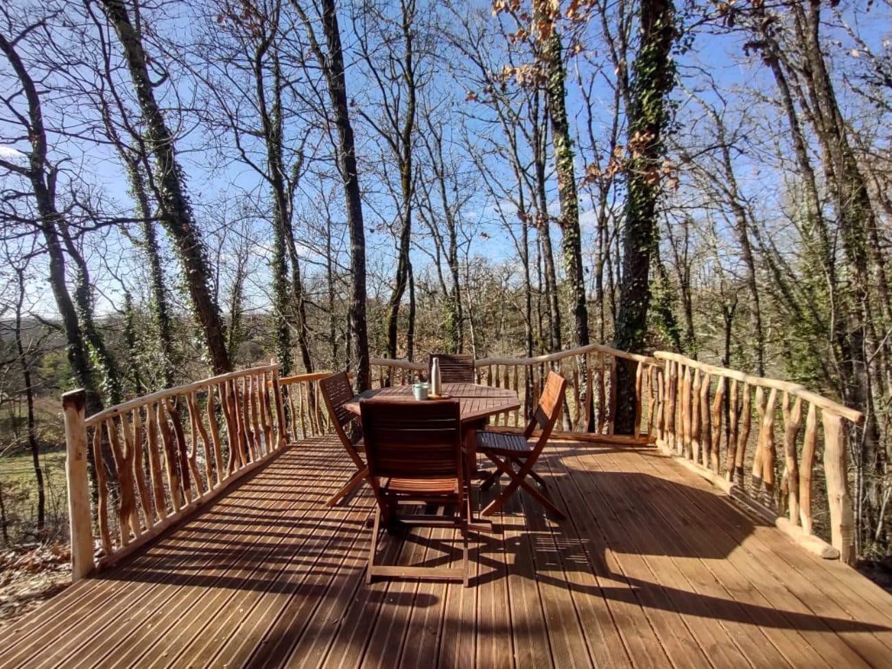 HLOAQU047V50JAKQ_terrasse.jpg