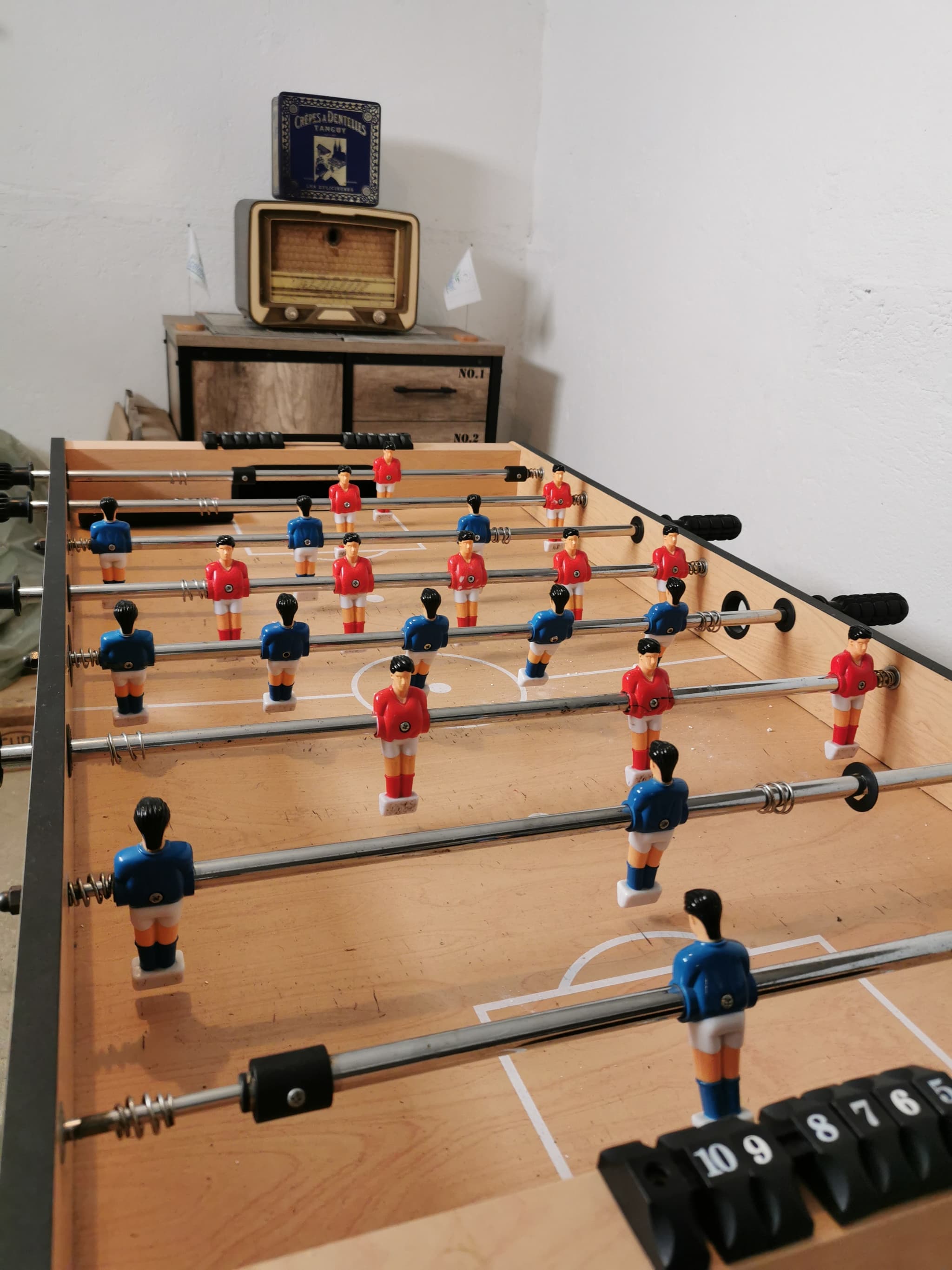 Babyfoot d'enfant au S/sol (merci de ne pas trop le secouer)