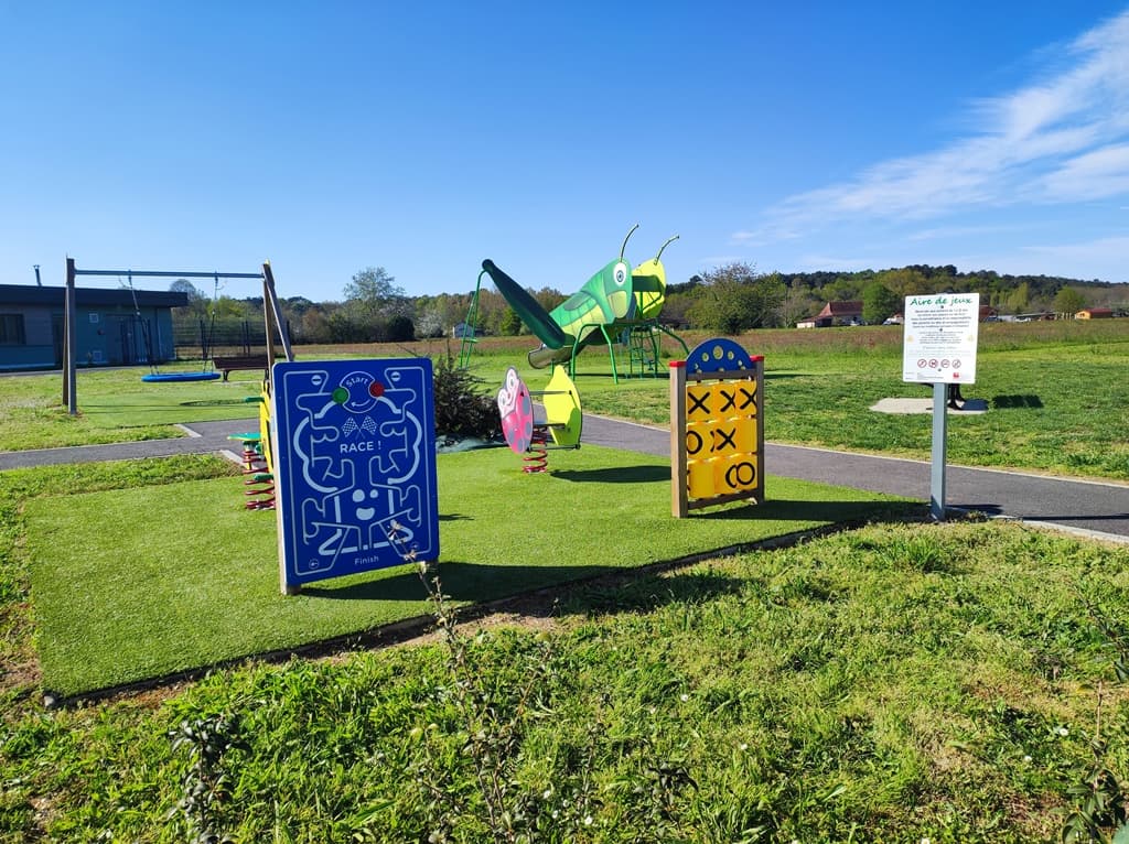 Aire de jeux St Laurent des hommes