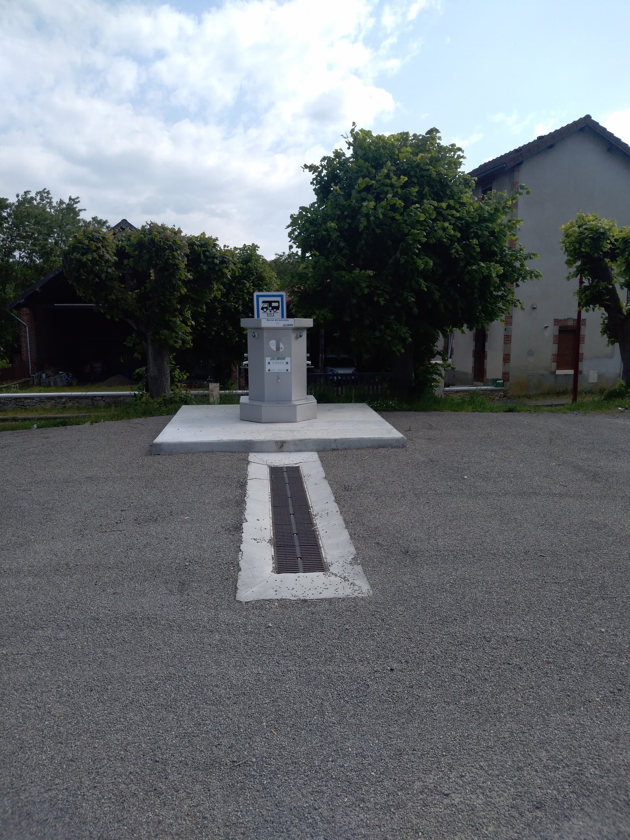 Aire de camping-car Saint-Victurnien