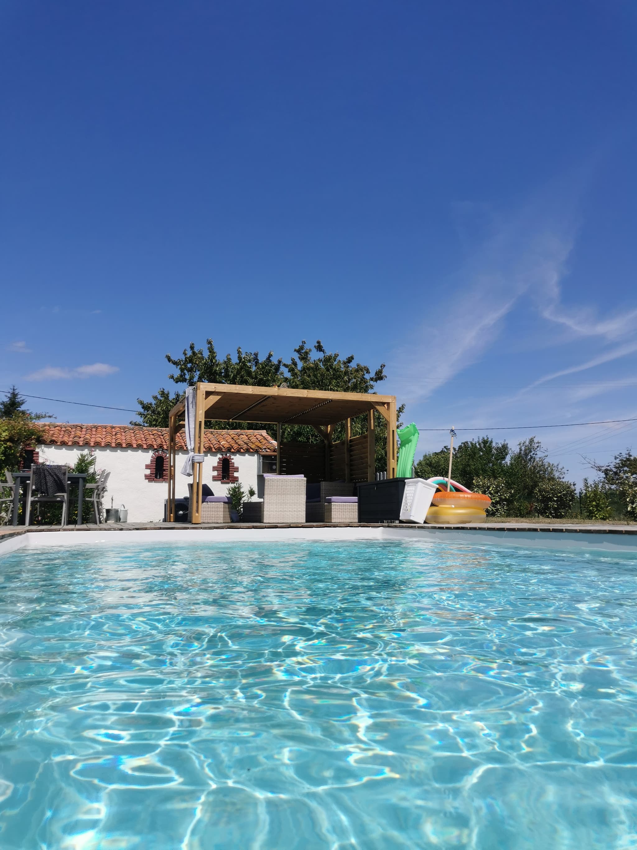 la-petite-boissiere-chambres-dhotes-la-longere-de-mina-piscine