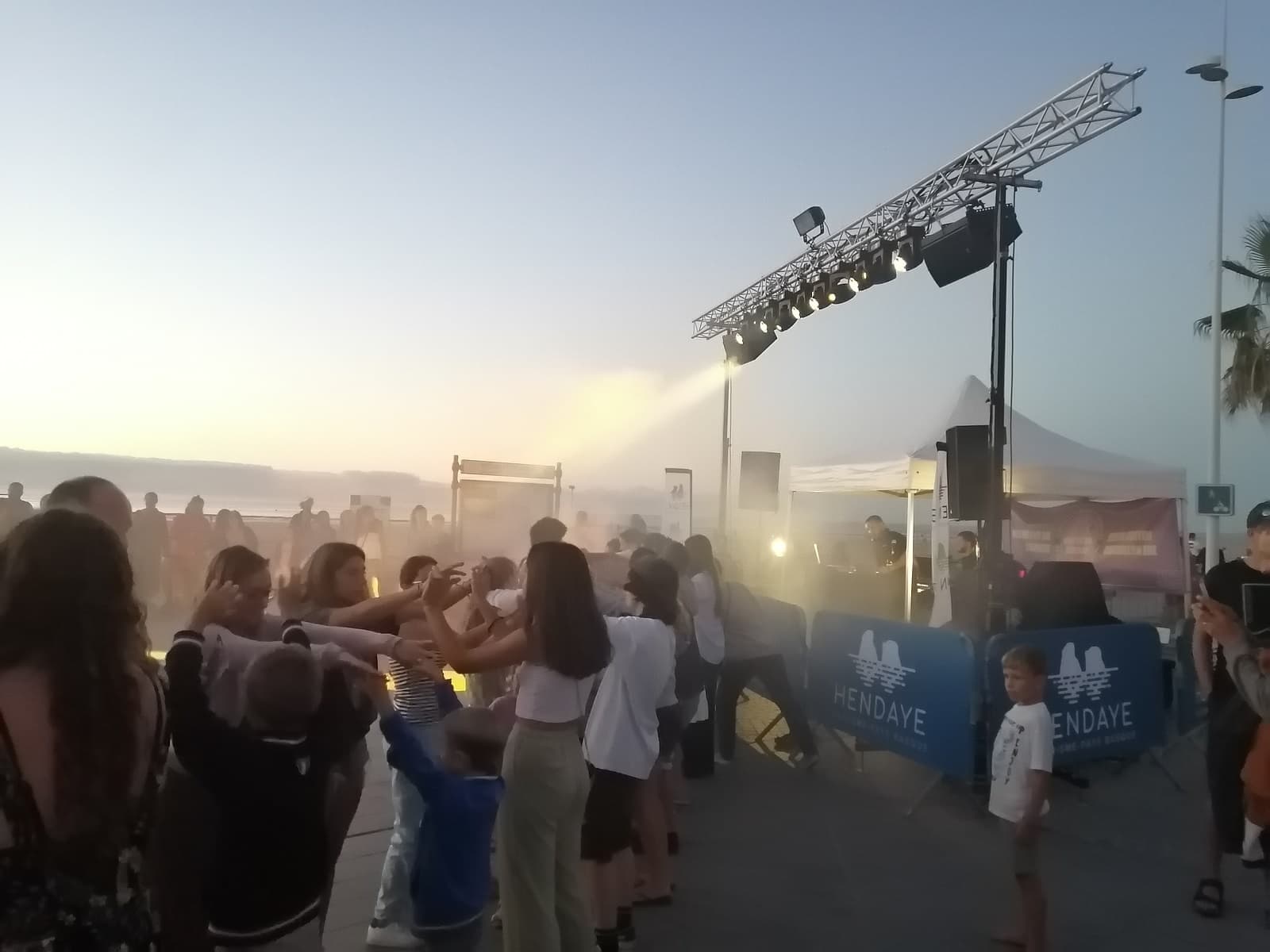 Tombée de la nuit - Discothèque sur la plage - Hendaye Tourisme