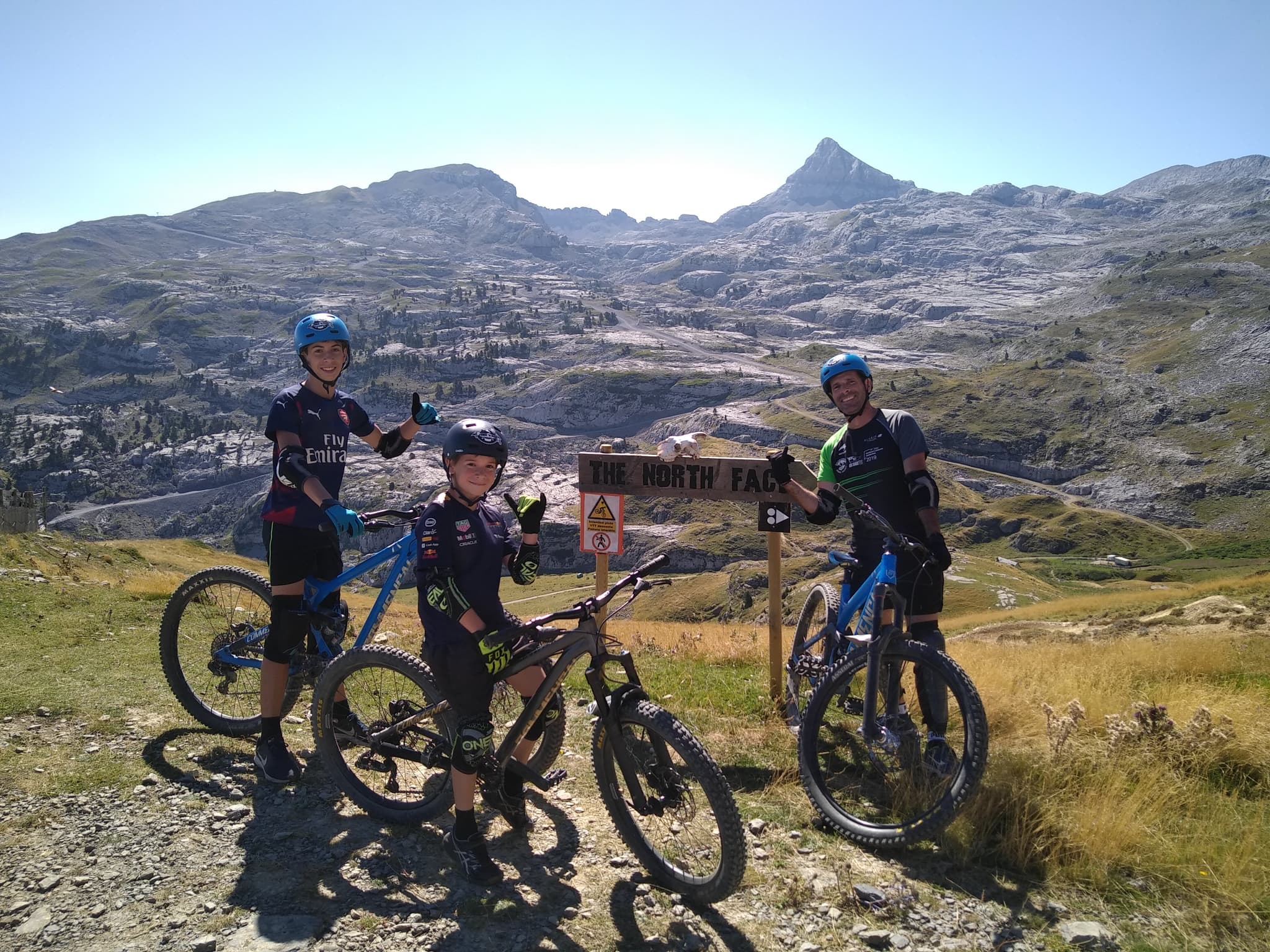 Encadrement VTT Enduro - Bike park de La Pierre Saint-Martin, vue sur l'Anie