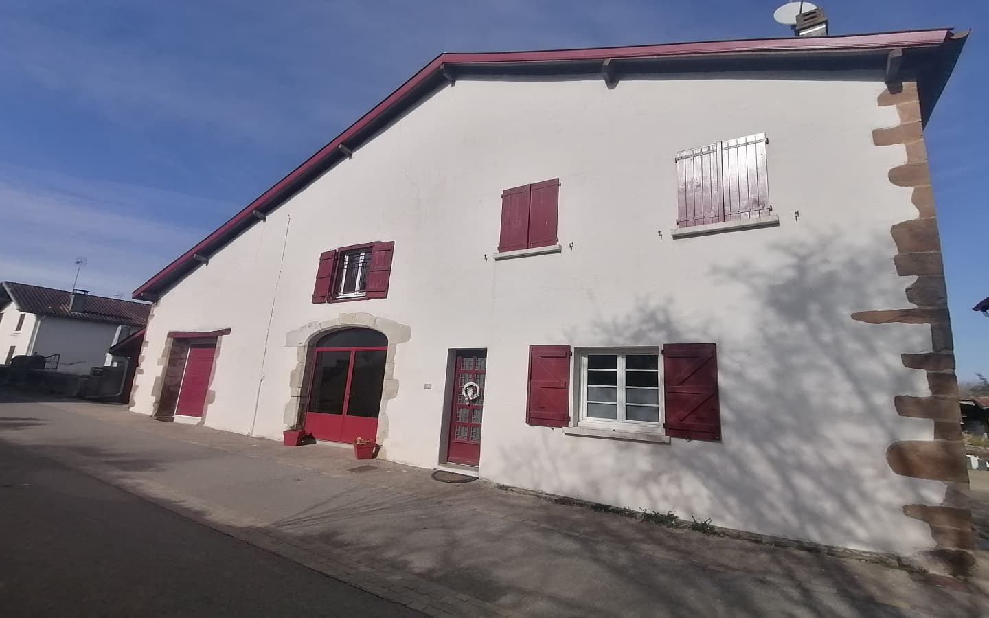 Maison Aphate