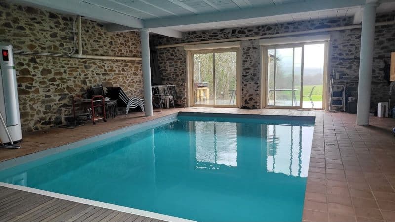 Piscine intérieur