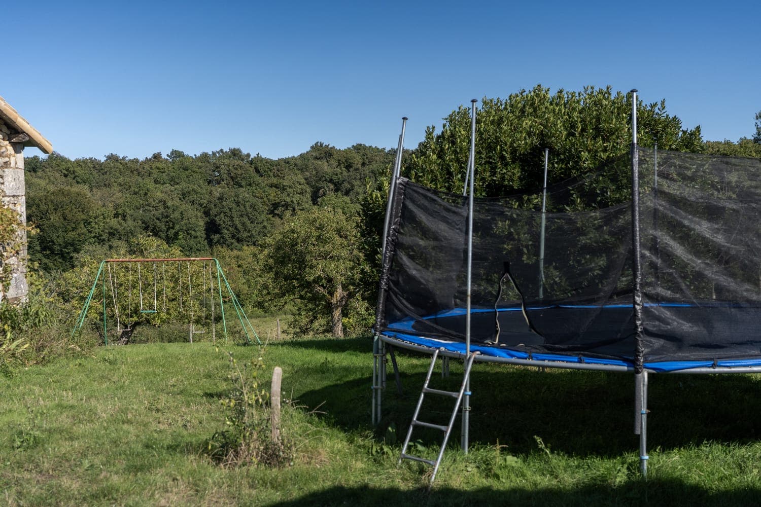 IMG-20241008-WA0037 / extérieur trampoline
