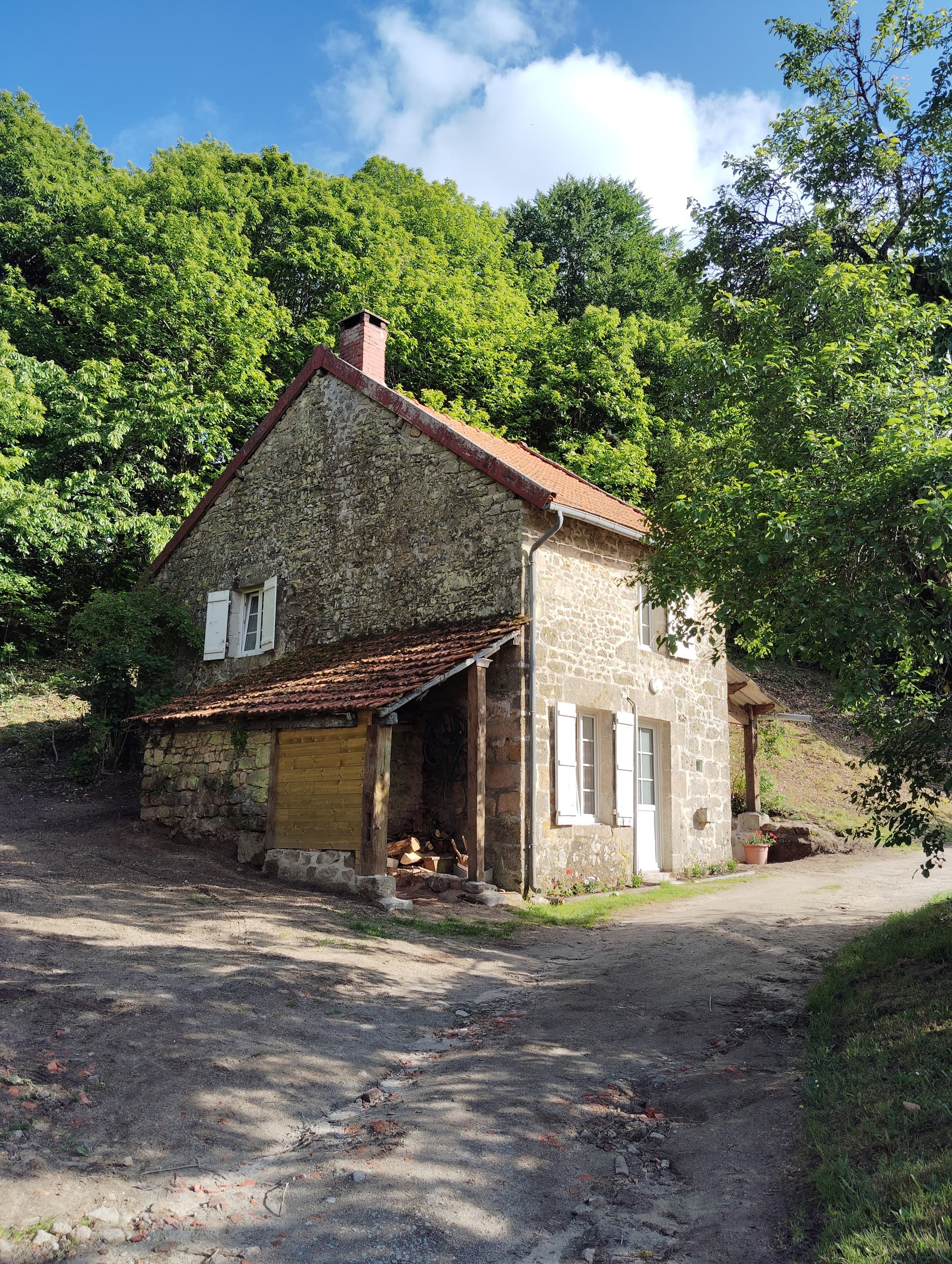 Maison en pierre typique du hameau