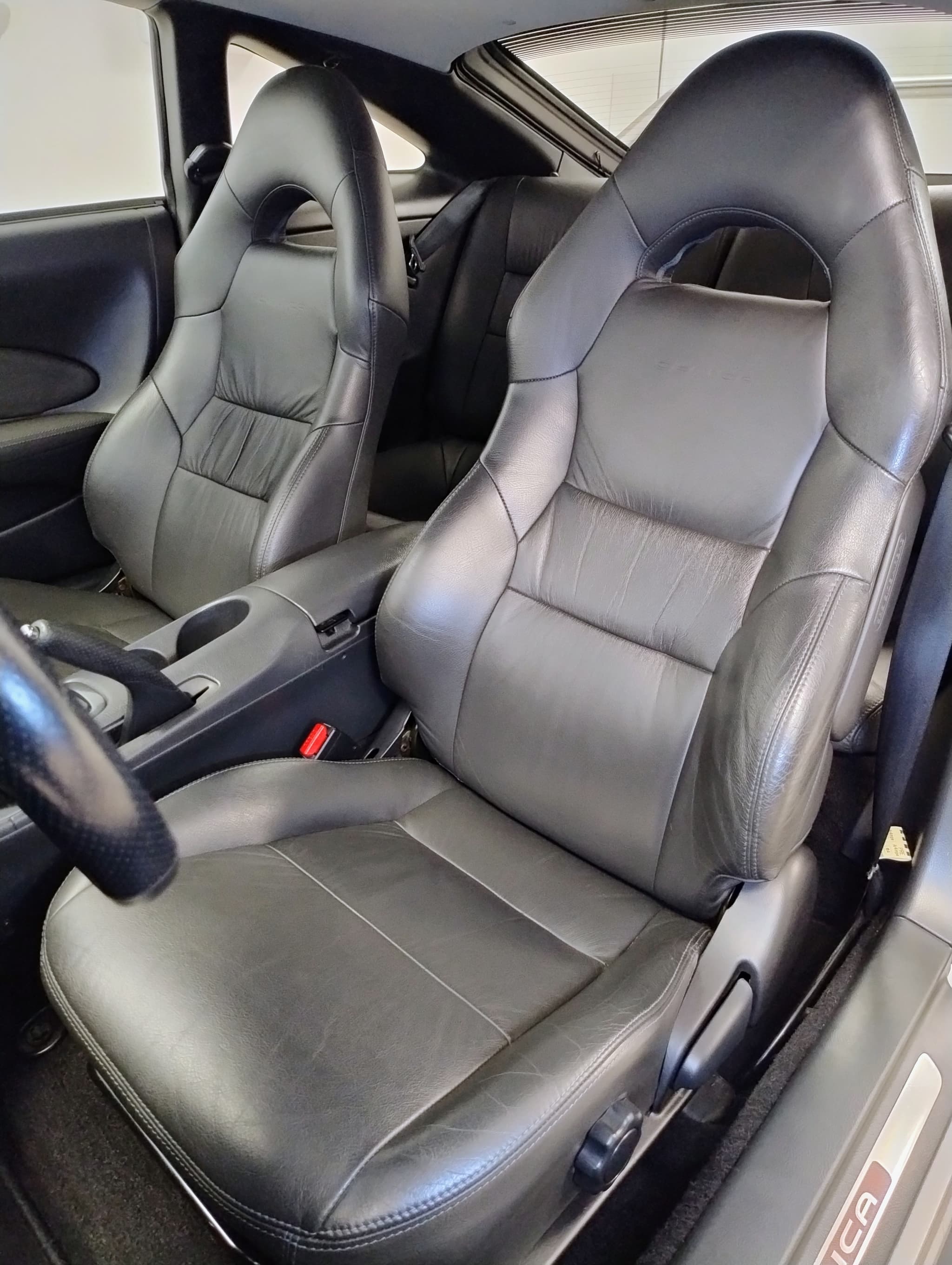Nettoyage et entretien cuir intérieur automobile