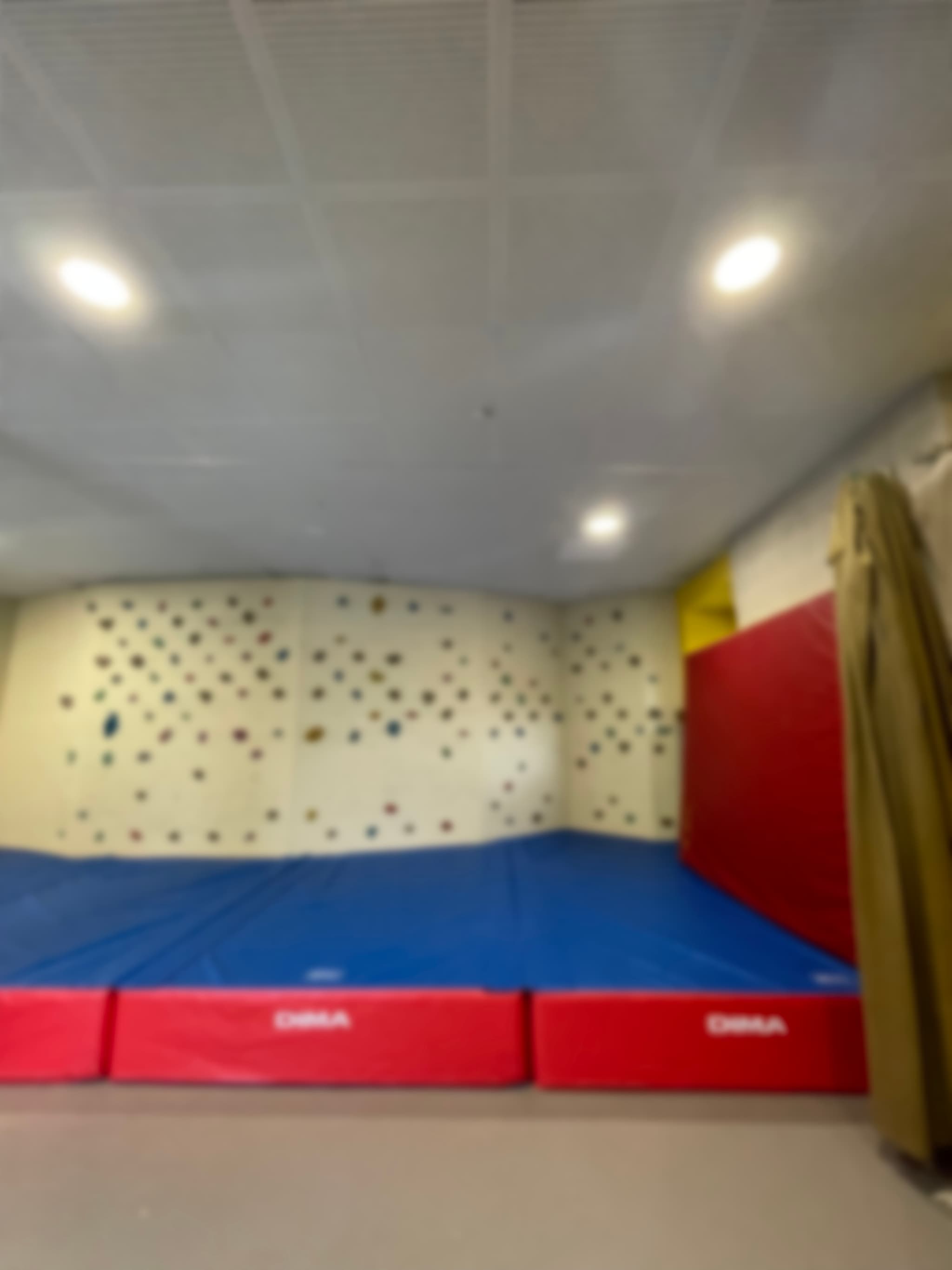 Salle d'escalade interieur 1