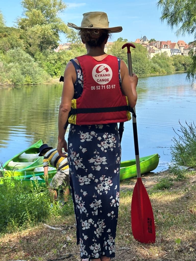 Roxane Cyrano Bergerac - bord Dordogne - paddle détente été rivière balade