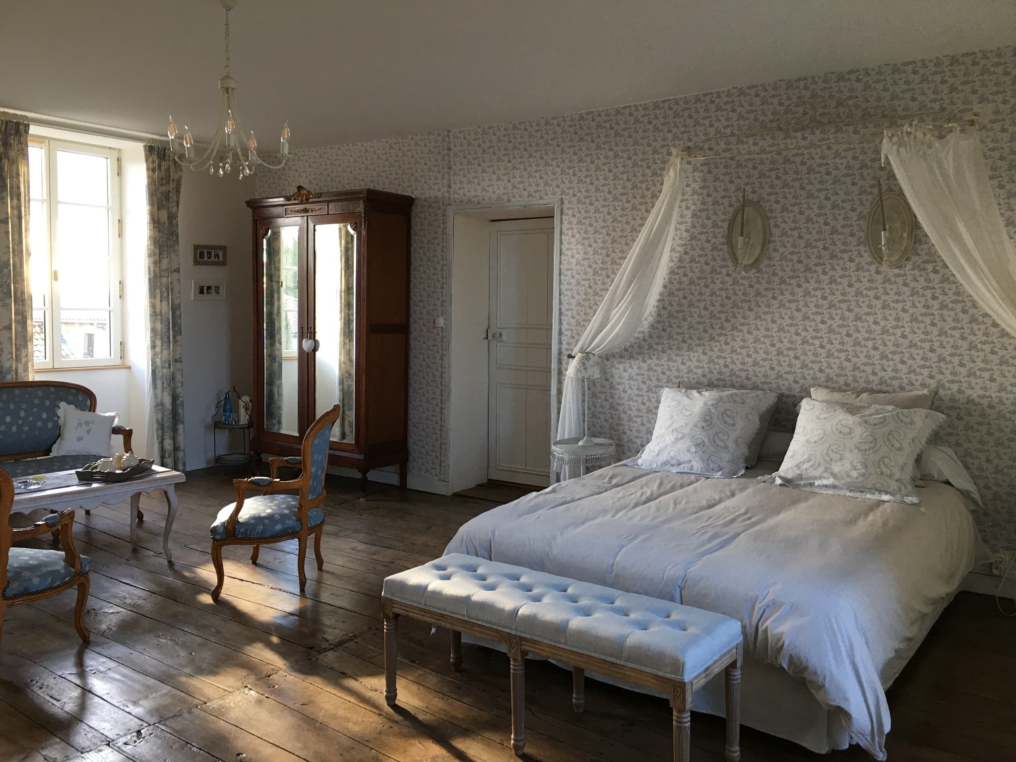 Logis de la Mélissière à Xaintray - Chambre Au Fil du Temps