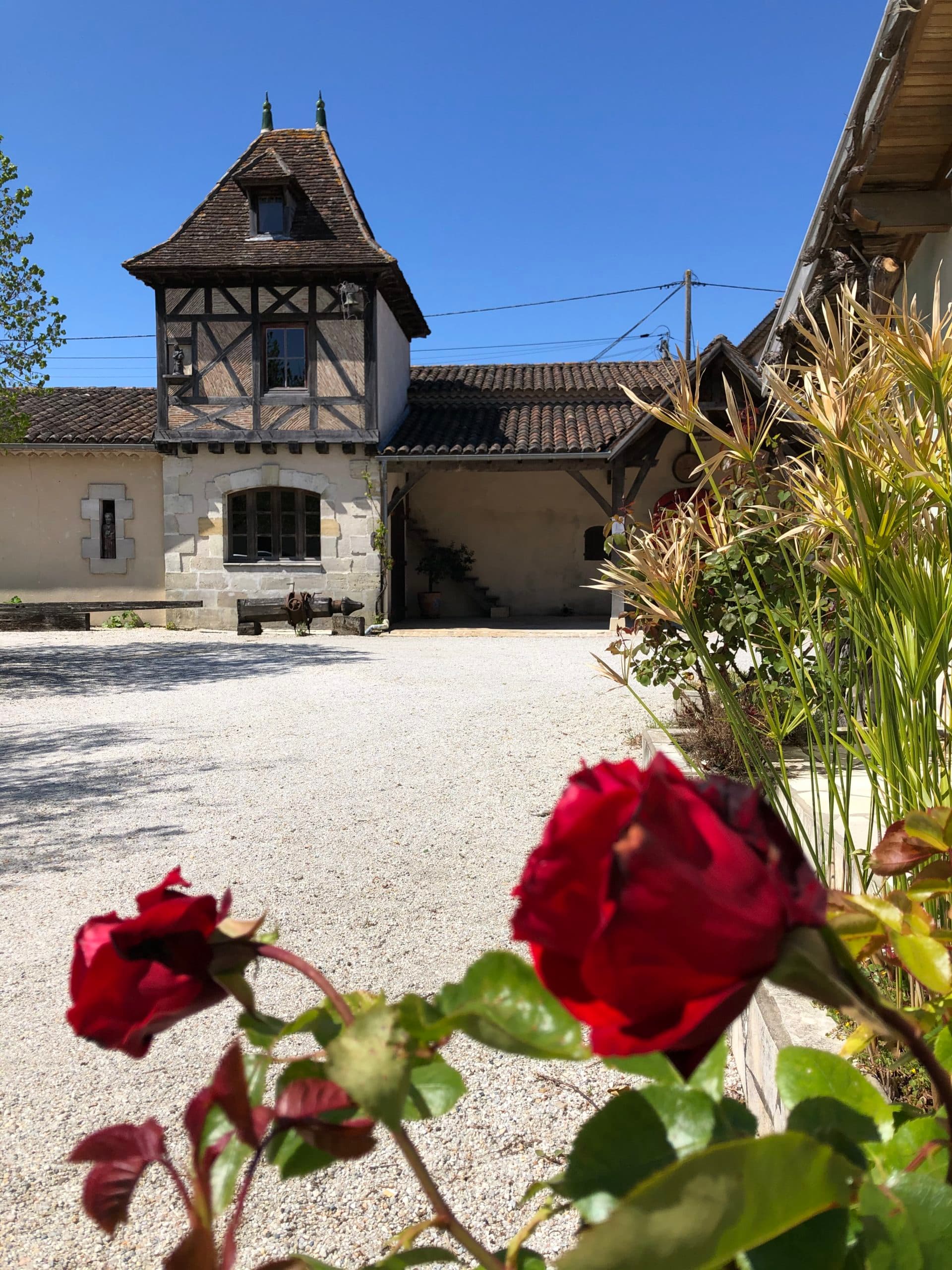 château tour haut caussan 1